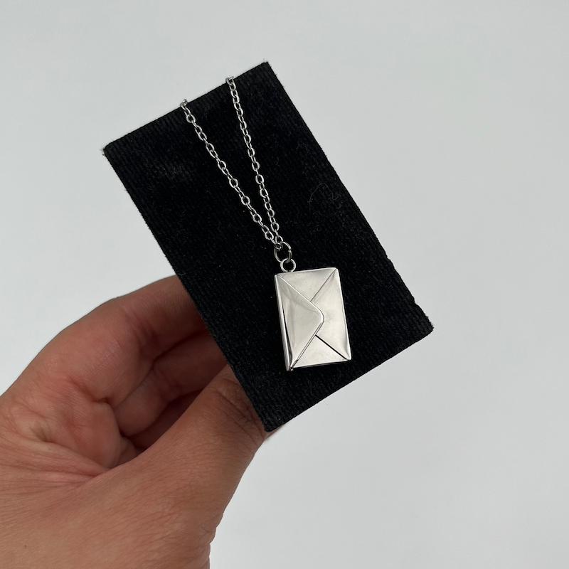 گردنبند پاکت نامه