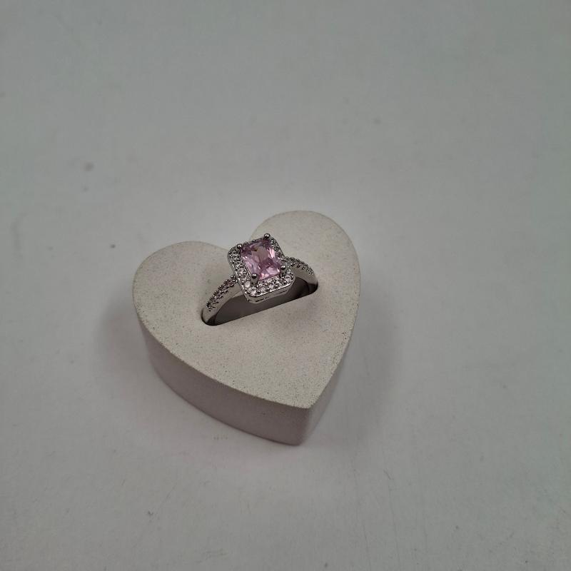 انگشتر مربع صورتی