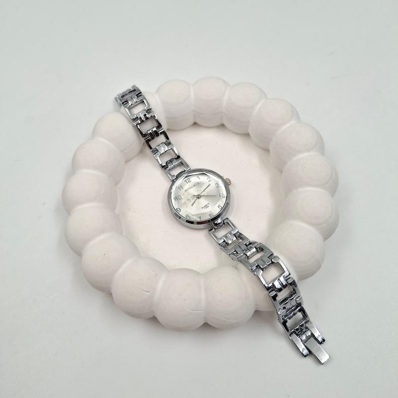 ساعت هانگری صفحه گرد