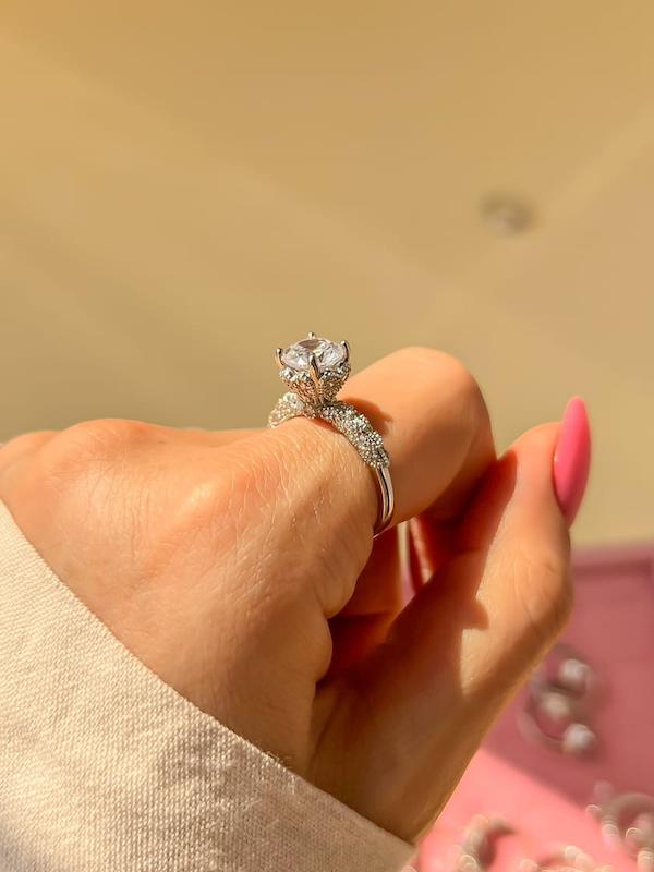 انگشتر جواهری تک نگین