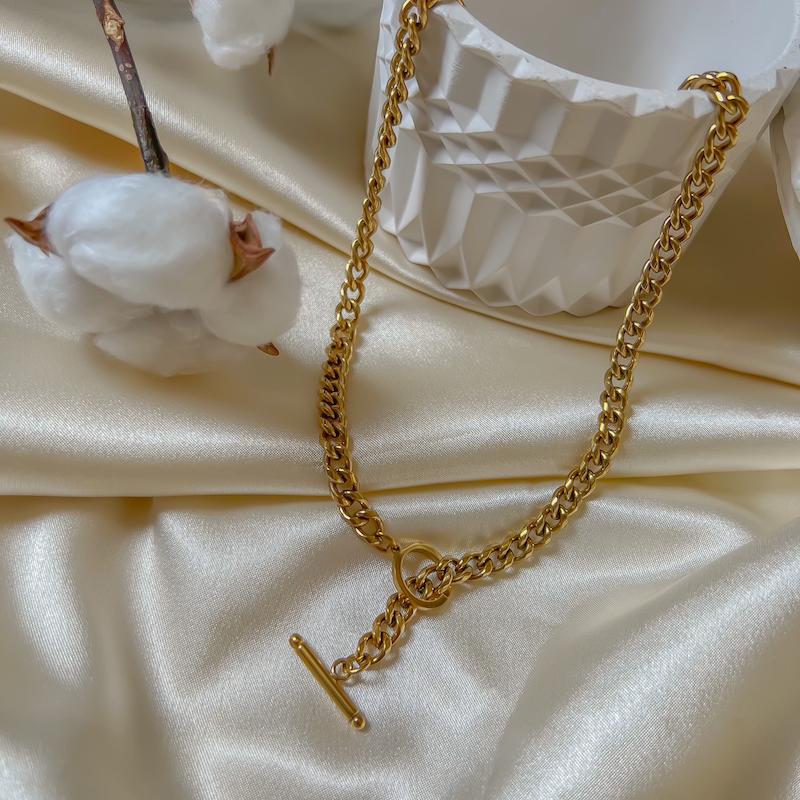 گردنبند کارتیر و قفل تی