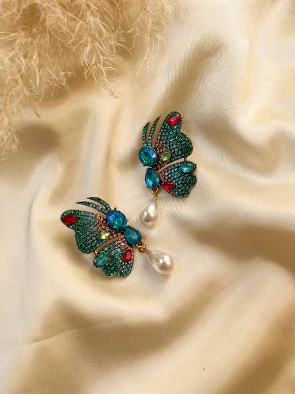 جواهری پروانه آبی