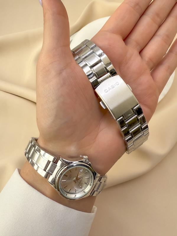 ساعت زنانه و مردانه برند کاسیو مدل عقربه ای تاریخ دار نقره ای mtp-1199 Casio