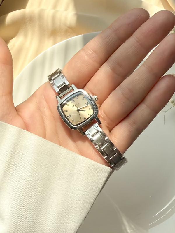 ساعت زنانه کاسیو مربعی Casio