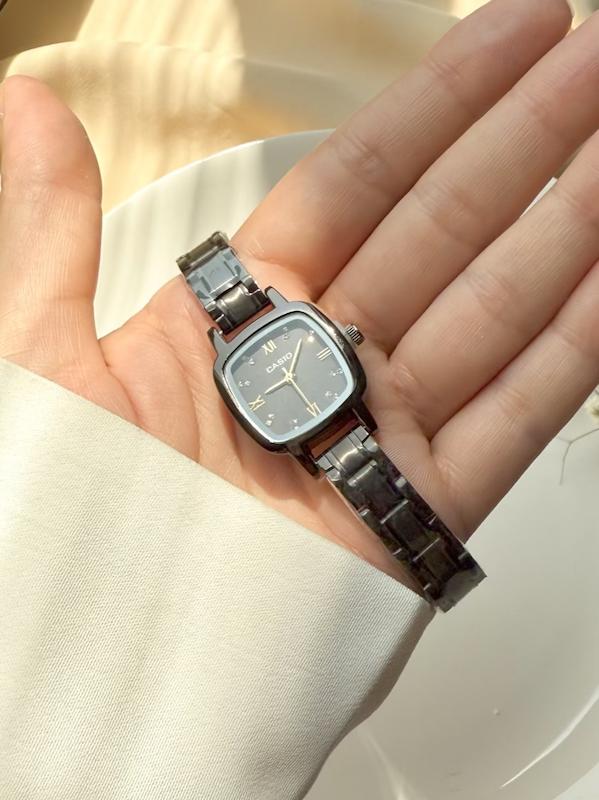 ساعت زنانه کاسیو مربعی Casio