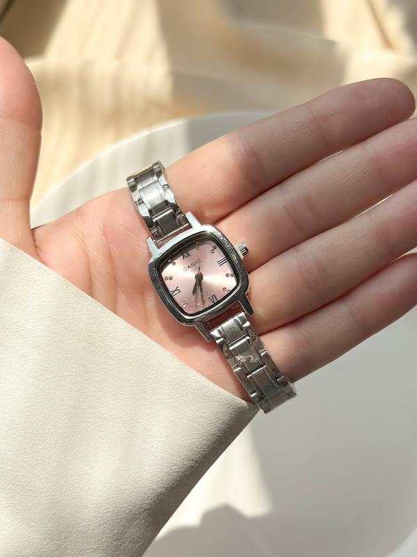 ساعت زنانه کاسیو مربعی Casio