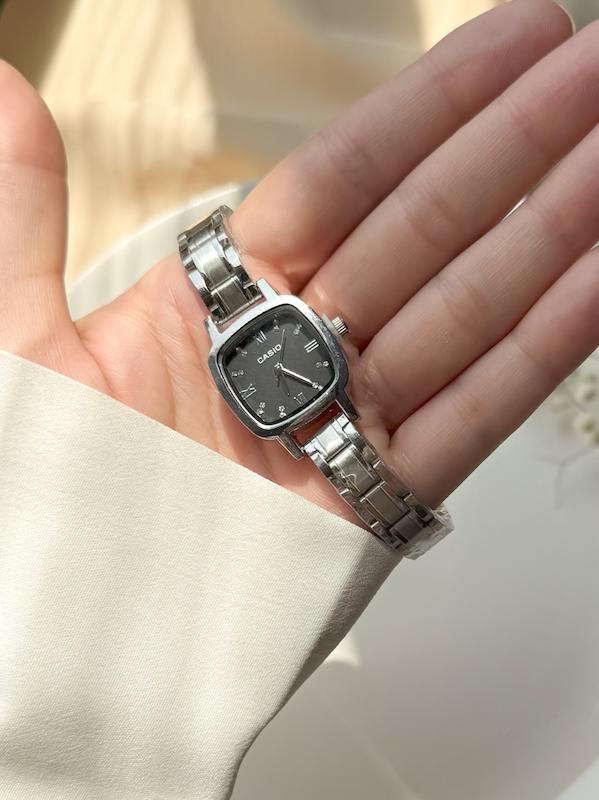 ساعت زنانه کاسیو مربعی Casio