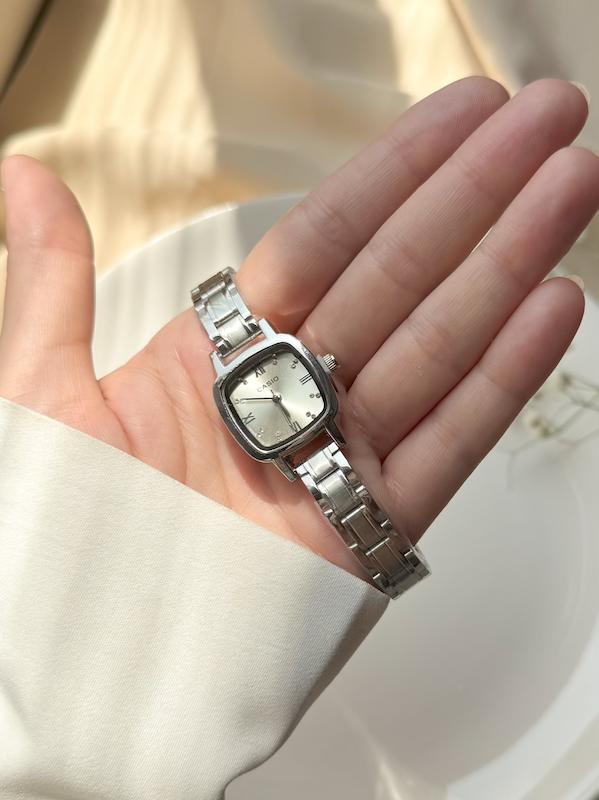 ساعت زنانه کاسیو مربعی Casio