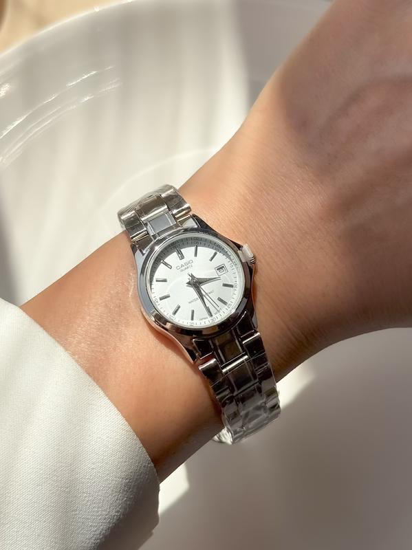 ساعت زنانه کاسیو نقره ای صفحه سفید Casio
