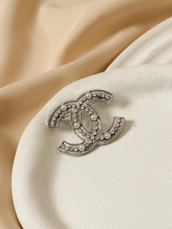 گل سینه زنانه شنل