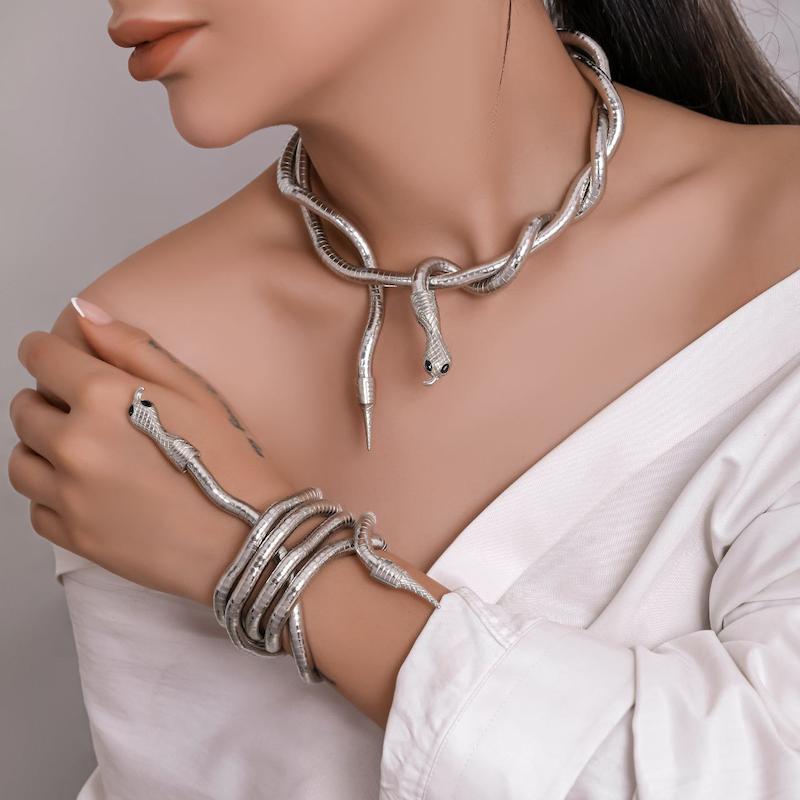 گردنبند و دستبند منعطف ماری