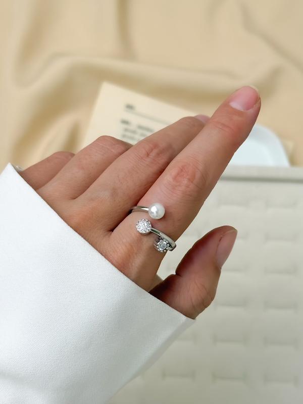 انگشتر زنانه نگین و مروارید