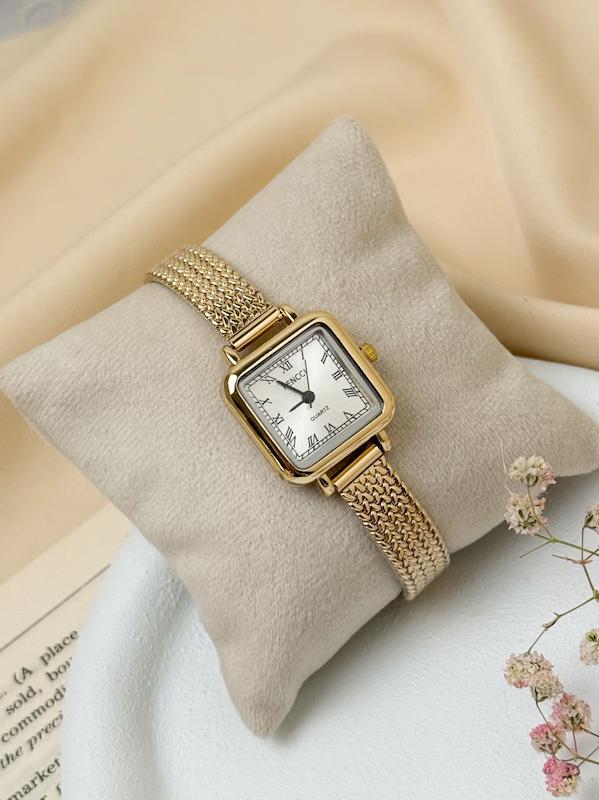 ساعت زنانه فنسی بند حصیری ( سری طلایی )