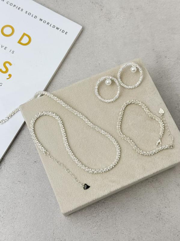 گوشواره و نیم ست خاویاری 