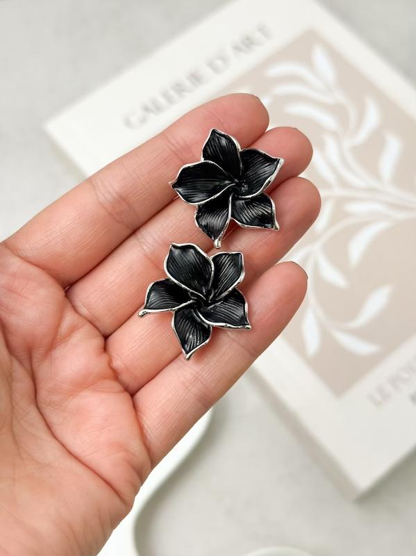 گوشواره میناکاری گل بلک