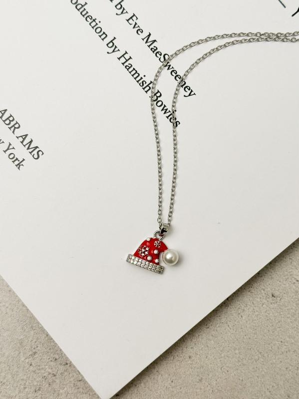 گردنبند مینیمال کلاه کریسمسی