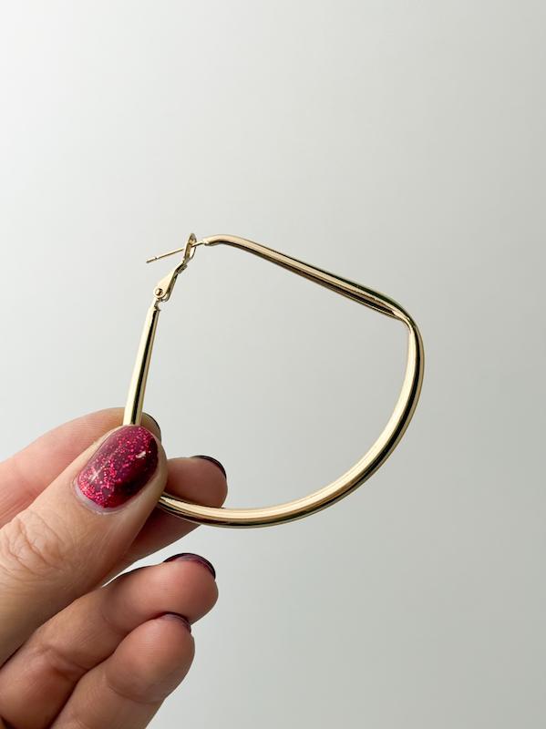 گوشواره هندسی مثلث پایین گرد