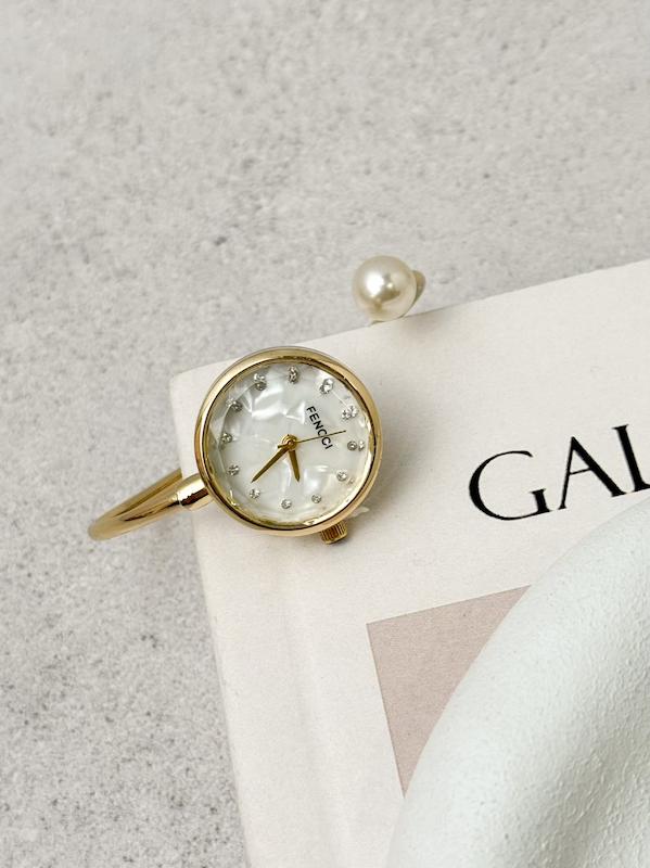 ساعت زنانه بنگل مرواریدی (سری طلایی )