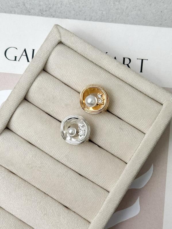 انگشتر زنانه دفرمه مرواریدی