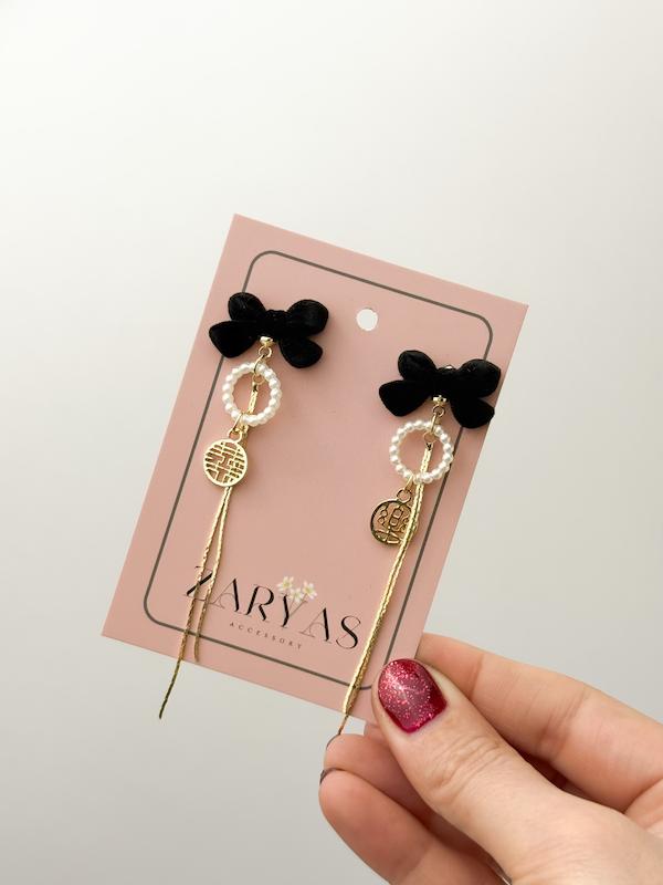 گوشواره زنانه پایپون آویزدار مخملی