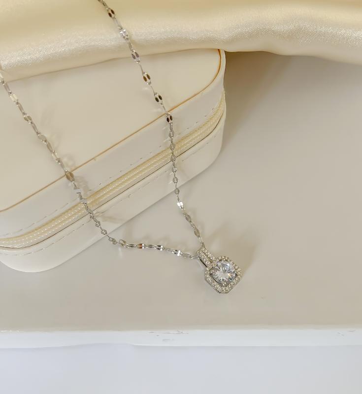 گردنبند تک نگین