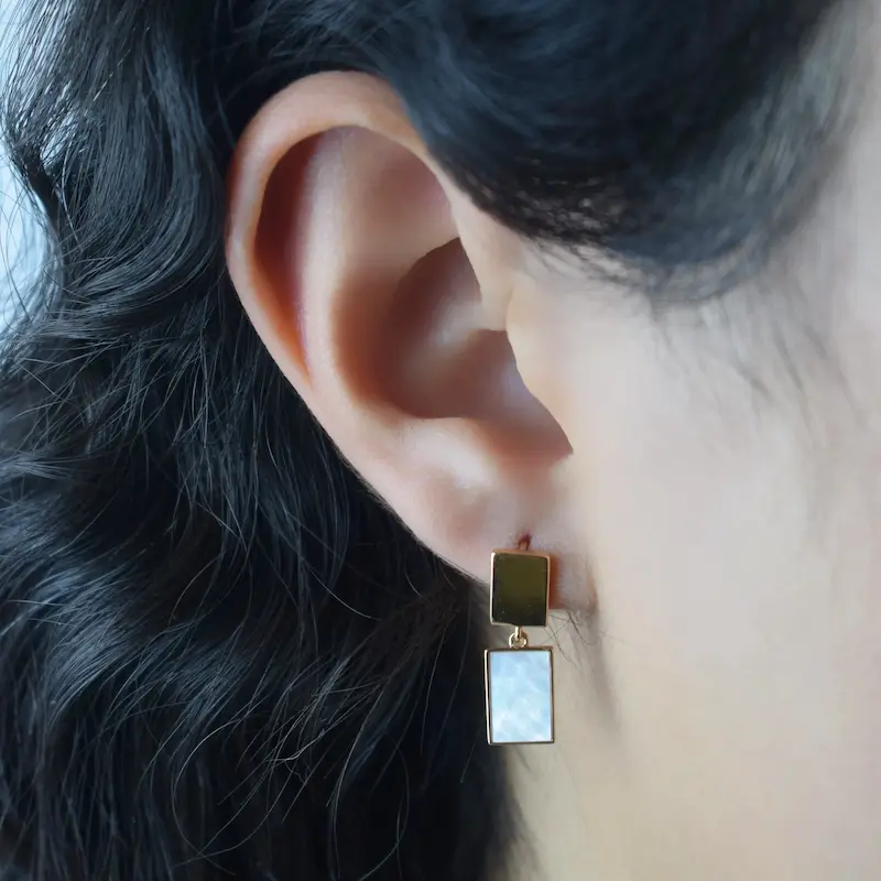 گوشوار طلایی صدفی مدل مربعی کد61