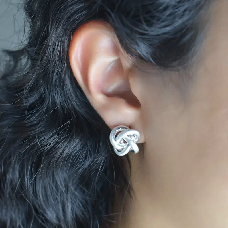 گوشوار پایه نقره طرح گره کد38