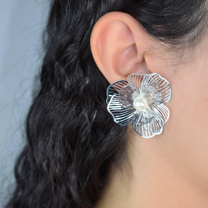 گوشوار طرح گلبرگ کد 15