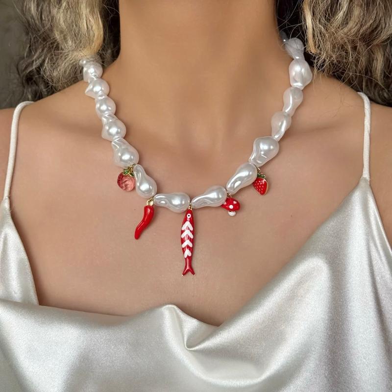 گردنبند مرواریدی و چارم ماهی 