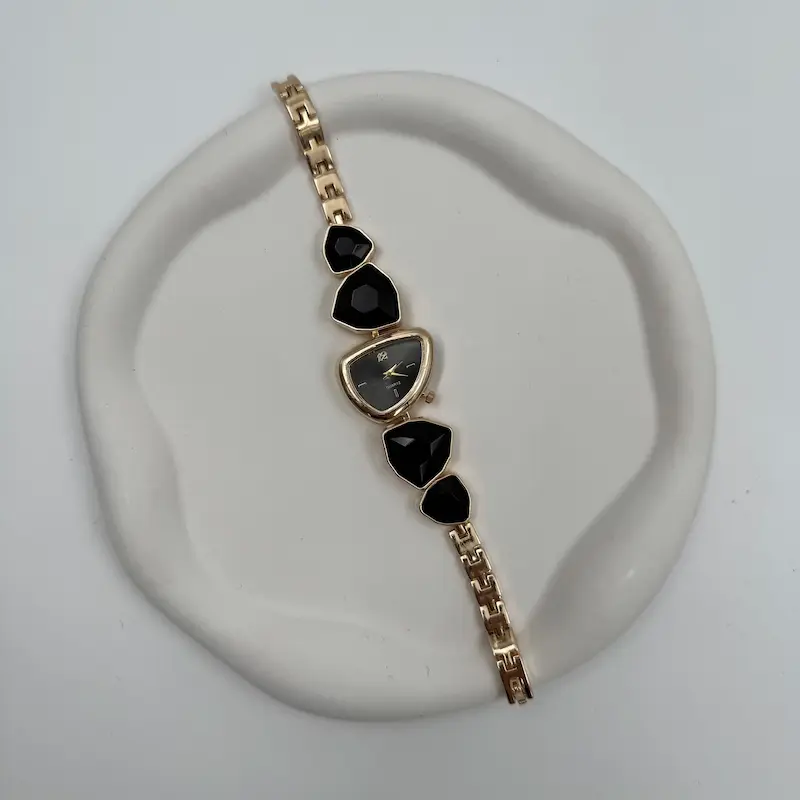 ساعت QUARTS