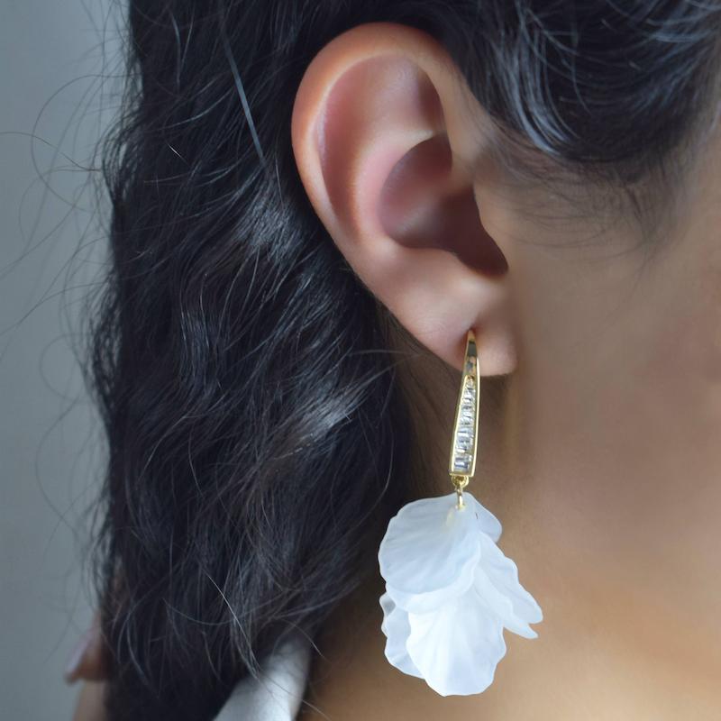 گوشوار طلایی طرح گل کد11