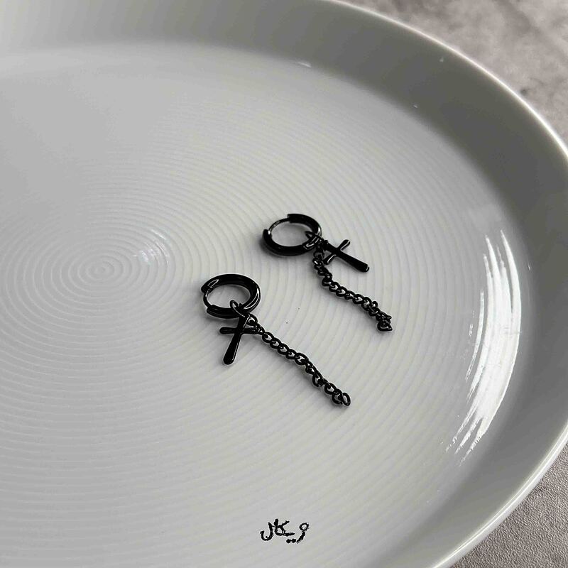 پیرسینگ حلقه صلیب