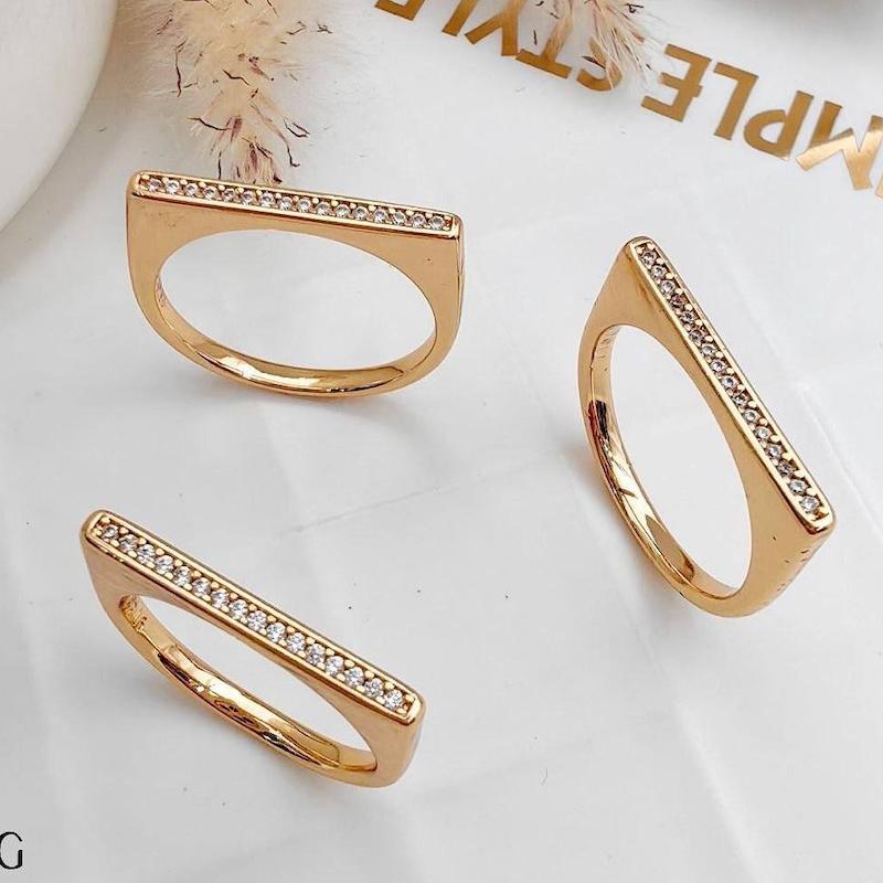 انگشتر خطی نگین دار