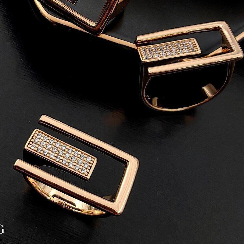 انگشتر مستطیلی نگین دار