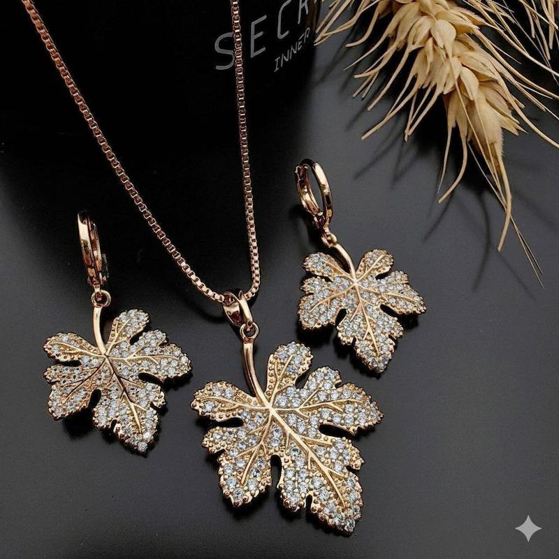 نیم ست برگی نگین دار