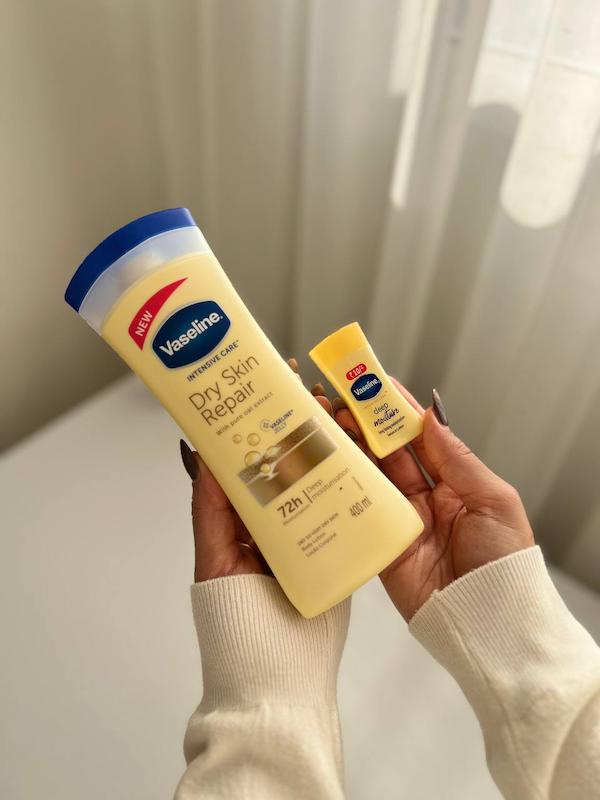 لوسیون بدن وازلین Dry Skin Repair 400ml