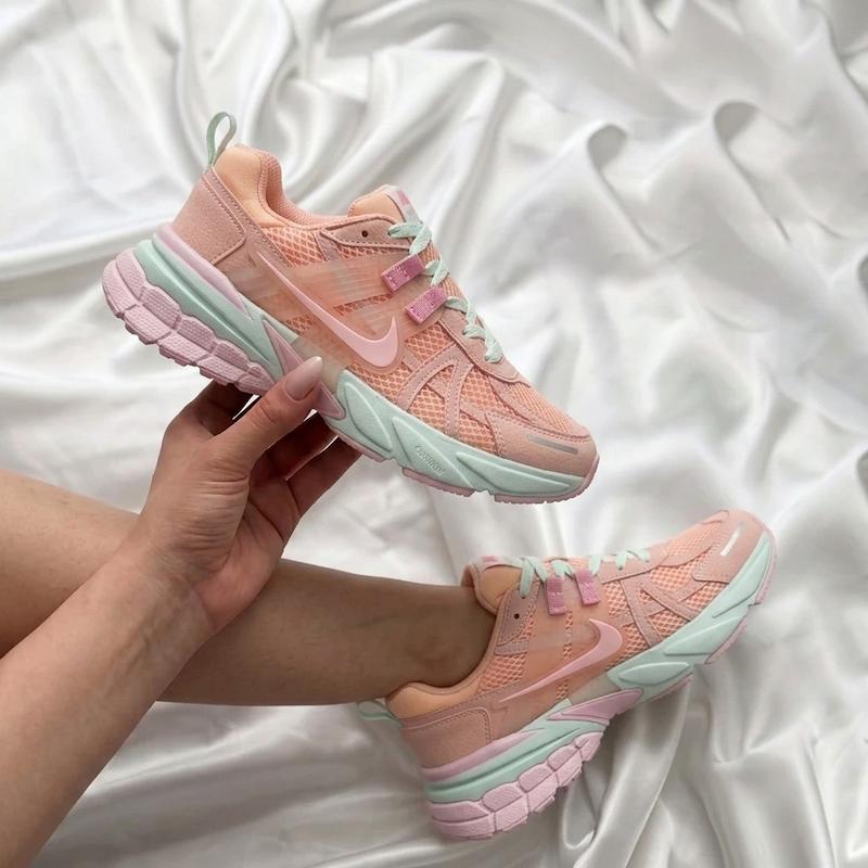 کتونی نایک V2K Pink کد NP