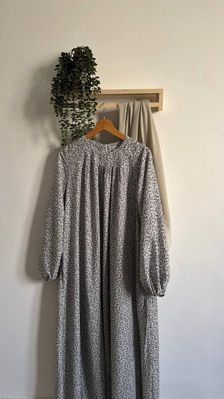 نسیم سفید گل ریز