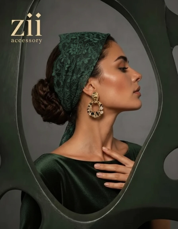 گوشواره مدرن نگین‌دار طرح حلقه نامنظم
