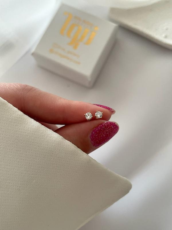 گوشواره میخی تک نگین (سایز ۱)ژوپینگ