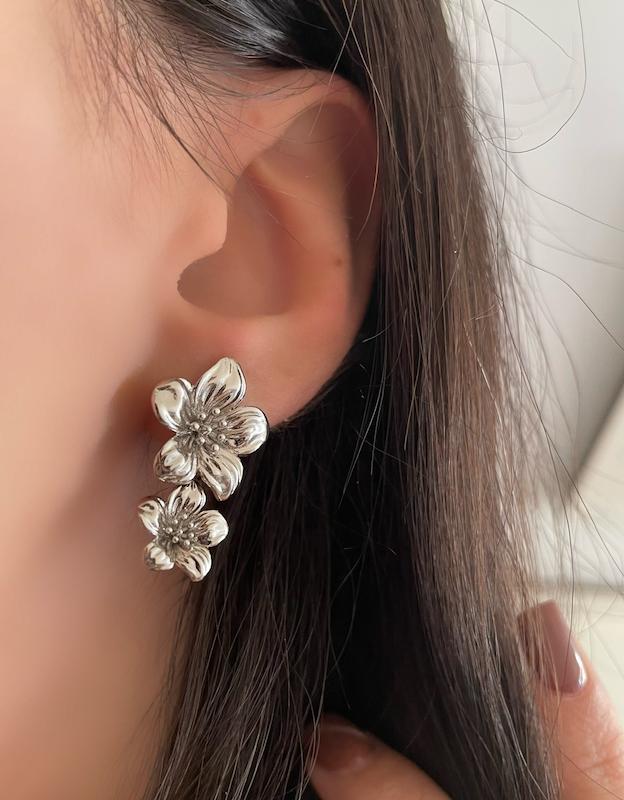 گوشواره میخی فلاور نقره ای ژوپینگ
