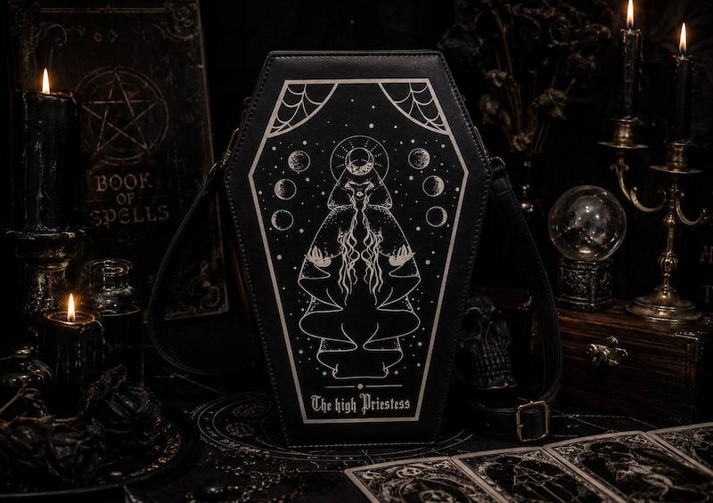 کیف گوتیک تابوتی چرم طرح the high priestess 