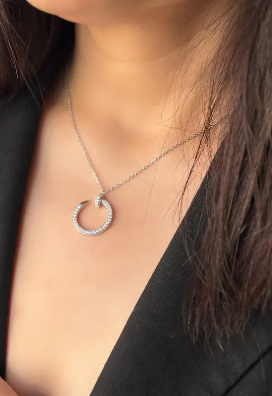 گردنبند نقره عیار ۹۲۵ مدل کارتیر میخی با نگین زیرکونیا