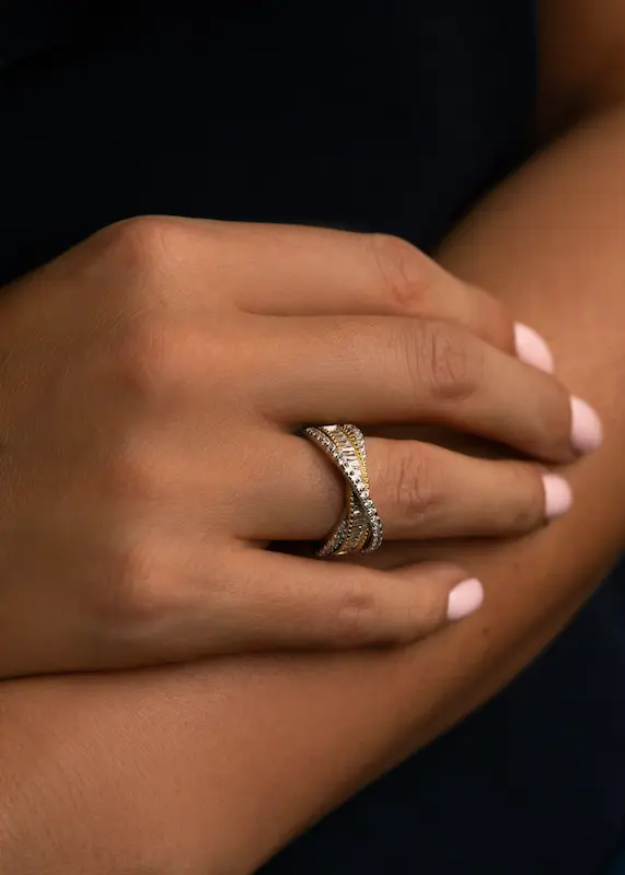 انگشتر نقره زنانه دو رنگ طرح باگت ایتالیایی – عیار 925