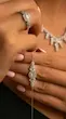 سرویس نقره زنانه زنجیری نگین‌دار طرح اشک و باگت – عیار 925