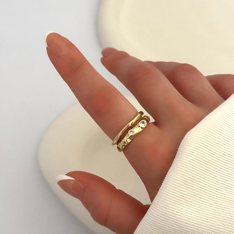 انگشتر دفرمه نگین دار