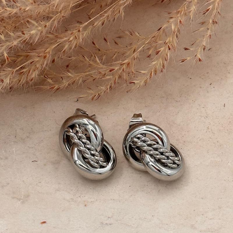 گوشواره گره ای