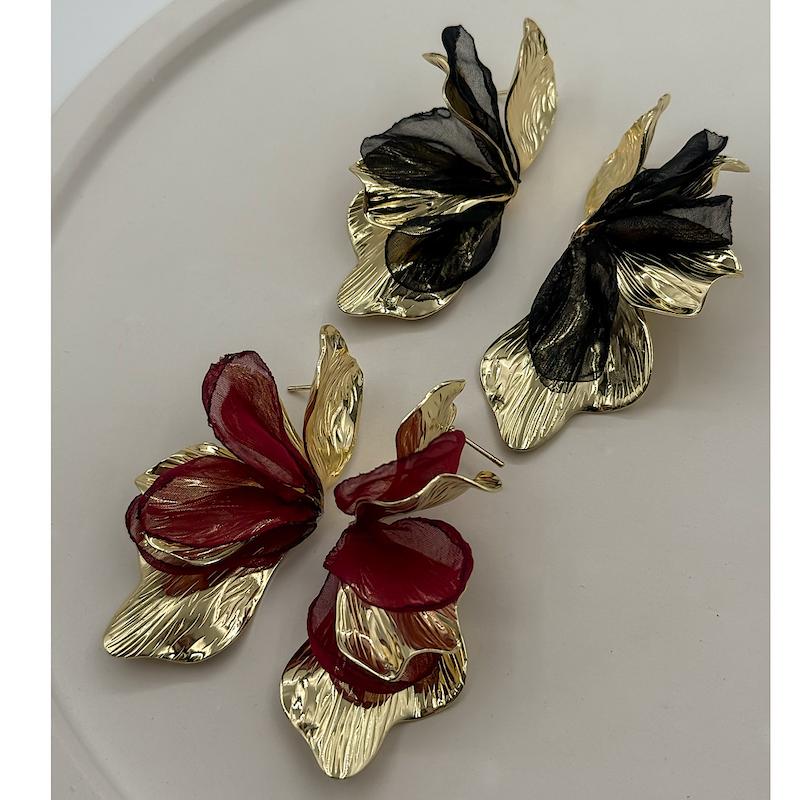 گوشواره گل یک‌طرفه