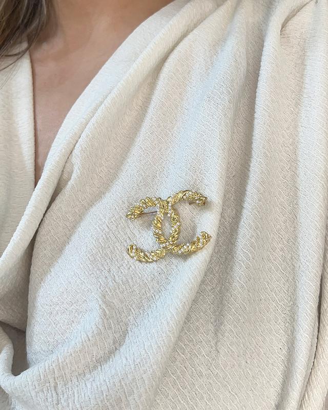 سنجاق سینه YSL و CHANEL